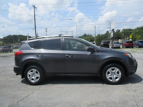 Used 2014 Toyota RAV4 AWD LE image 5
