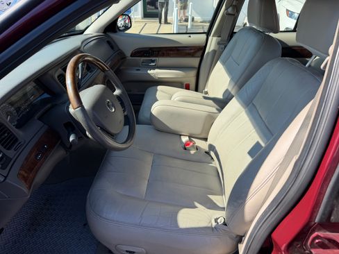 Used 2007 Mercury Grand Marquis LS w/ Premium Package RWD image 4