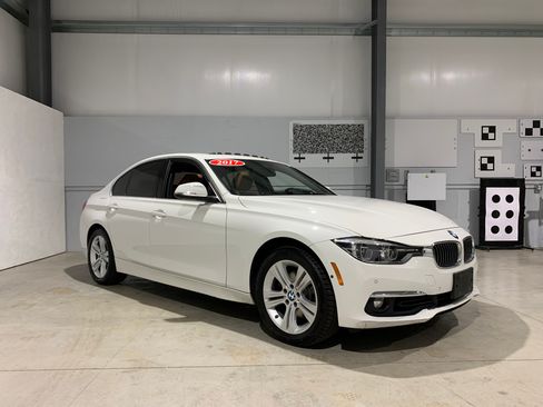 Used 2017 BMW 330i xDrive w/ Driver Assist image 7
