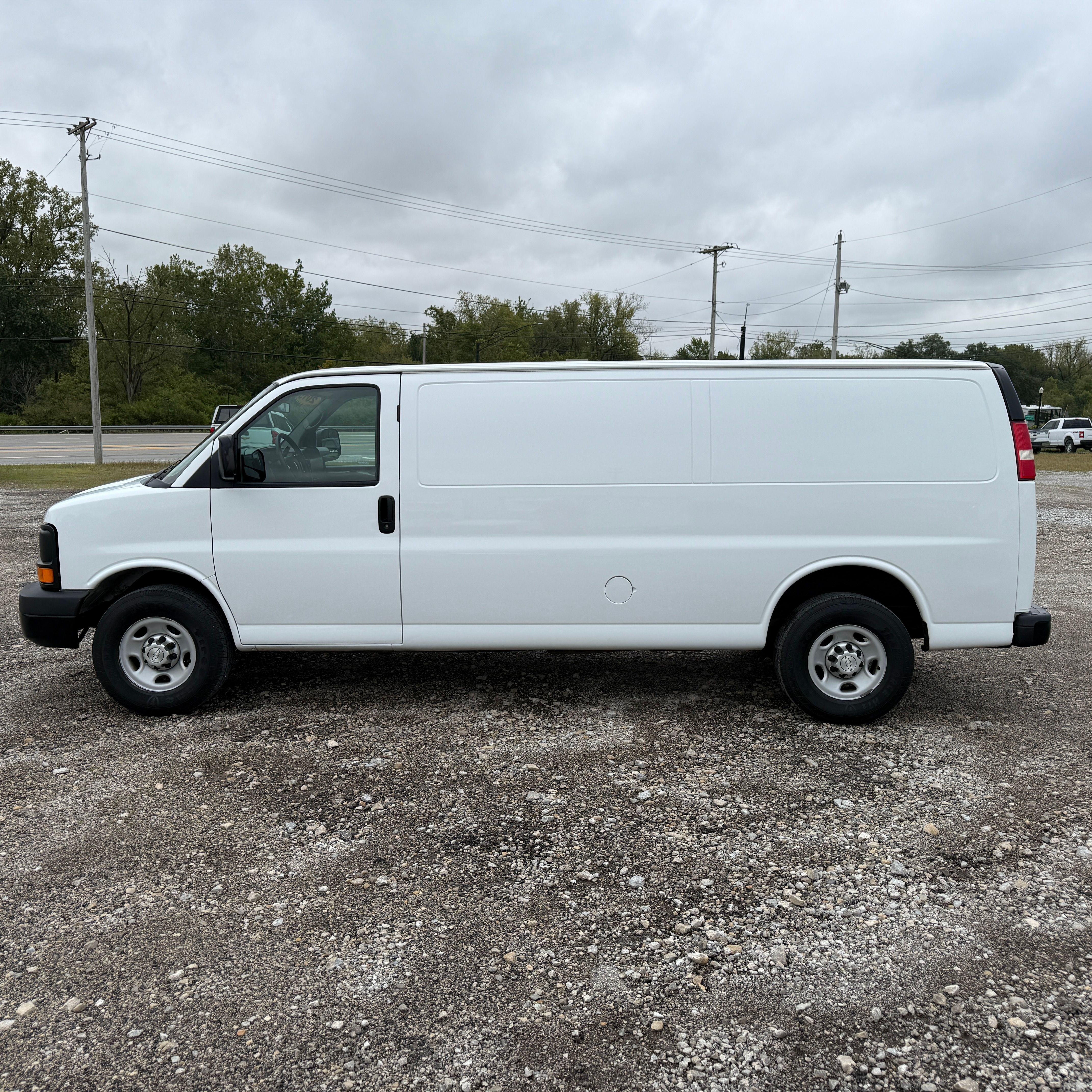 Used 2015 Chevrolet Express 3500 Extended RWD image 7