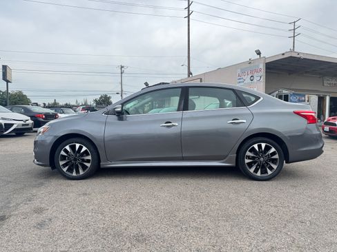 Used 2019 Nissan Sentra SR image 3