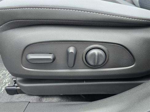New 2025 Buick Envista Preferred image 14
