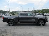 Used 2017 Toyota Tacoma TRD Sport image 5
