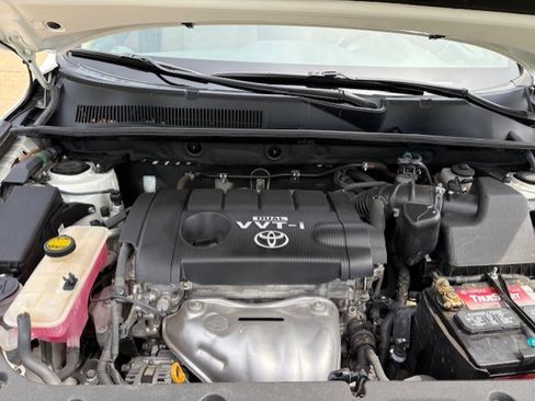 Used 2010 Toyota RAV4 LE image 10