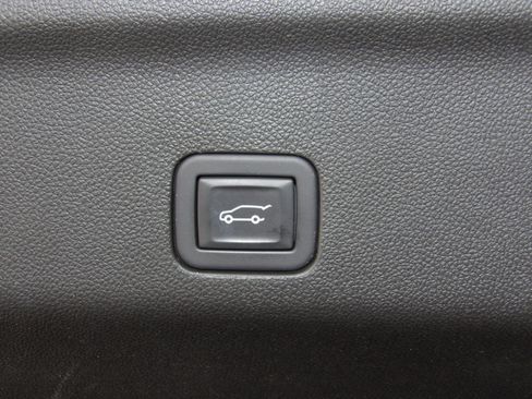 Used 2023 Chevrolet Tahoe 2WD Premier image 26
