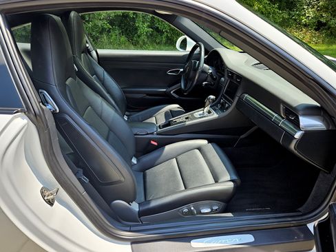 Used 2015 Porsche 911 Carrera image 7