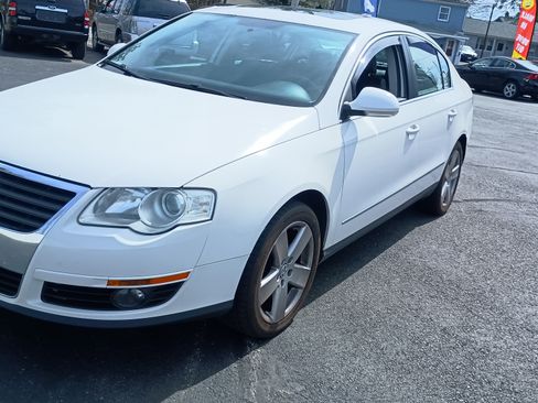 Used 2009 Volkswagen Passat 2.0T image 2