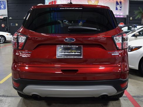 Used 2017 Ford Escape Titanium image 10