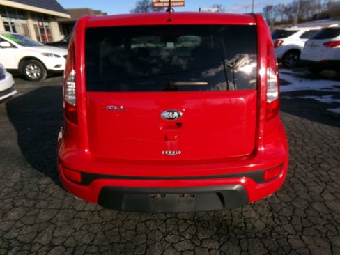 Used 2013 Kia Soul + image 4
