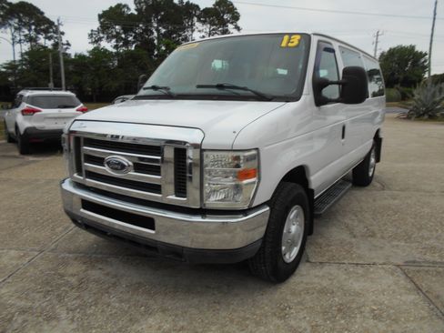 Used 2013 Ford E-350 and Econoline 350 XLT RWD image 3