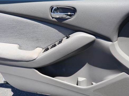 Used 2012 Nissan Altima 2.5 FWD image 17