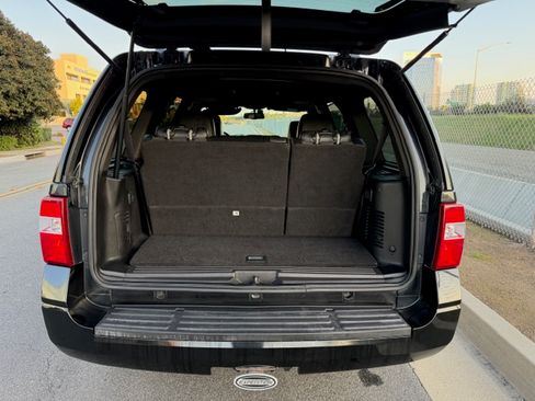 Used 2010 Ford Expedition Limited image 17
