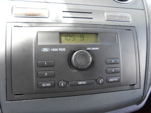 Used 2010 Ford Transit Connect XL image 18