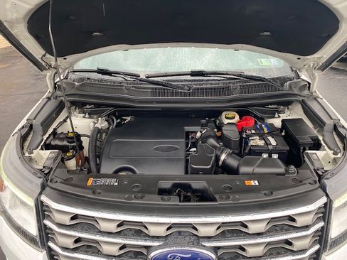 Used 2017 Ford Explorer 4WD XLT image 20