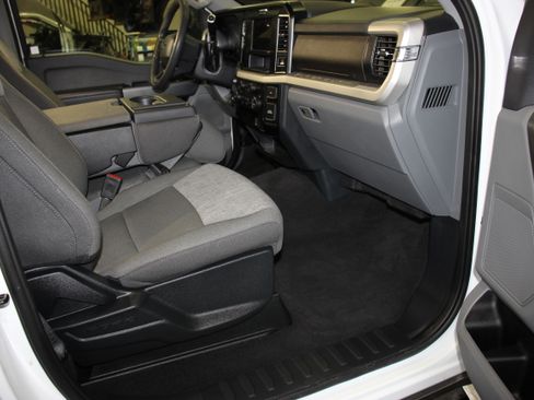 Used 2025 Ford F250 4x4 Crew Cab Super Duty image 19