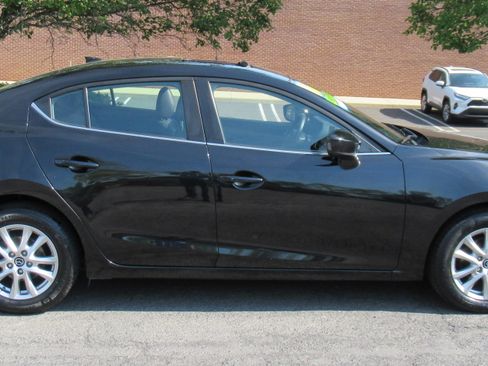 Used 2016 MAZDA MAZDA3 i Grand Touring Sedan FWD image 5