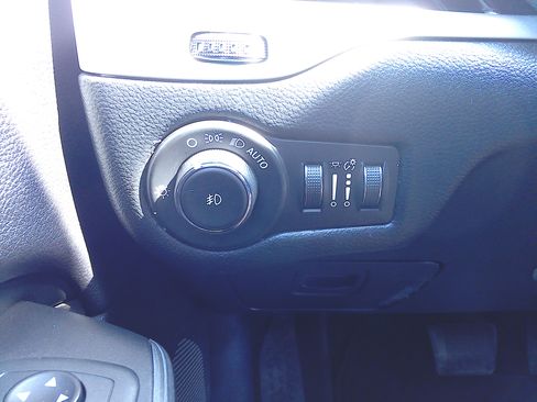 Used 2014 Jeep Cherokee Limited FWD image 25