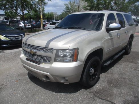 Used 2009 Chevrolet Suburban LTZ image 3