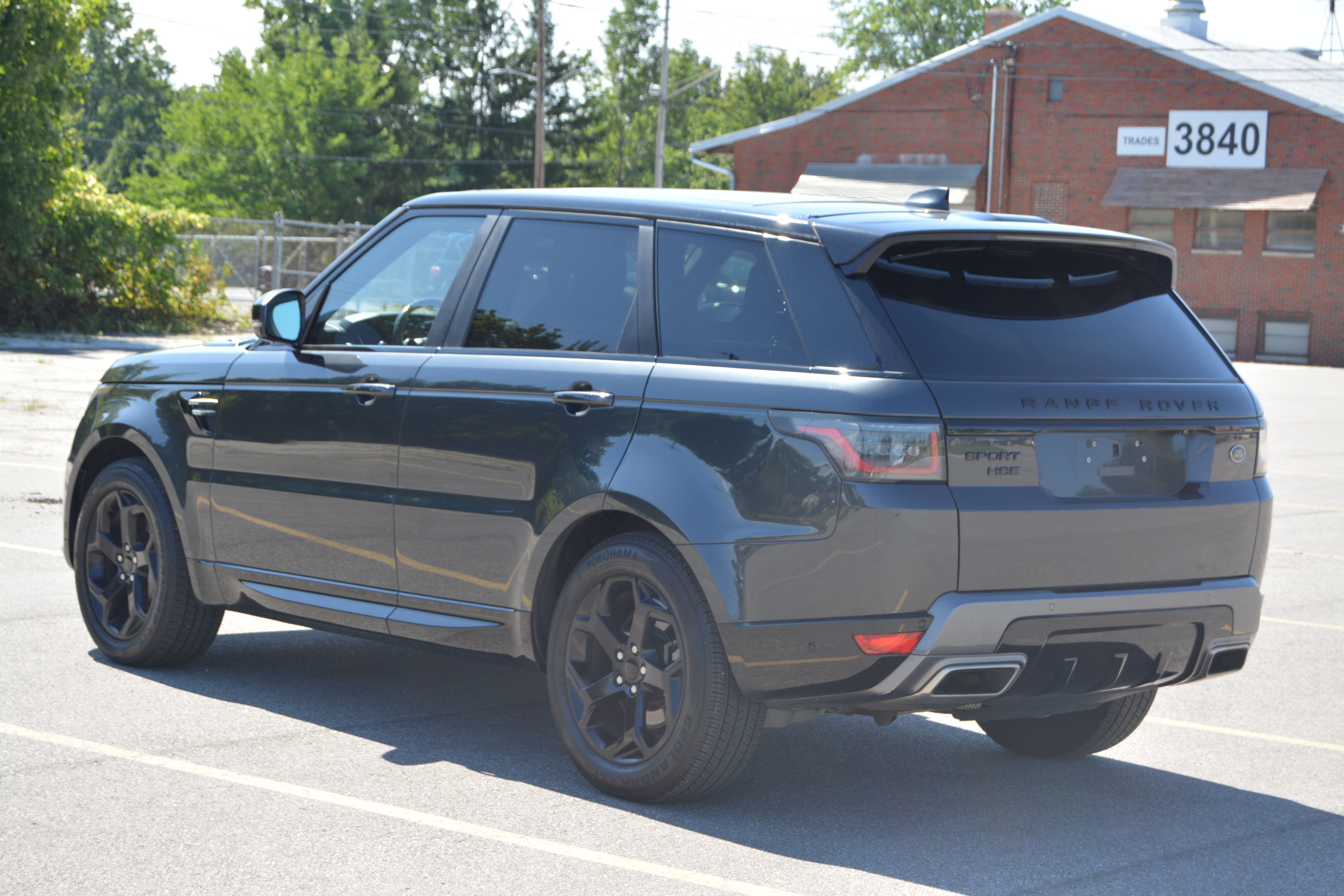 Used 2019 Land Rover Range Rover Sport HSE AWD/4WD image 4