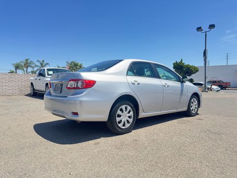 Used 2011 Toyota Corolla LE FWD image 9