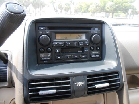 Used 2005 Honda CR-V LX image 18