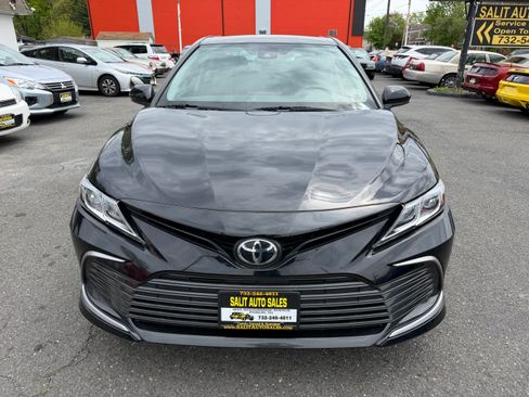Used 2024 Toyota Camry LE FWD image 21