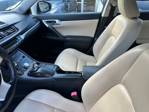 Used 2012 Lexus CT 200h Premium image 17
