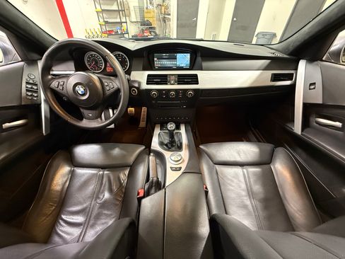 Used 2007 BMW M5 RWD image 23