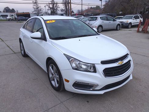 Used 2015 Chevrolet Cruze LT image 1