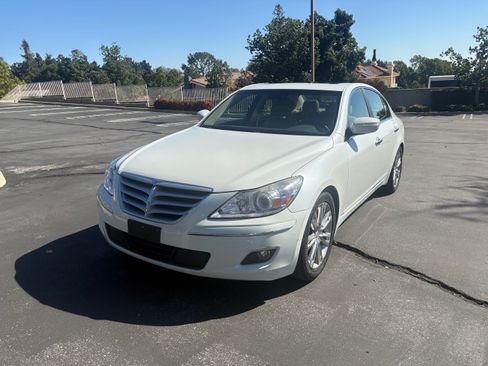 Used 2011 Hyundai Genesis 3.8 image 1