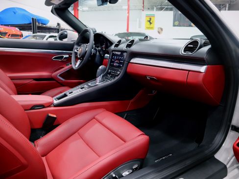 Used 2024 Porsche 718 Boxster GTS image 31