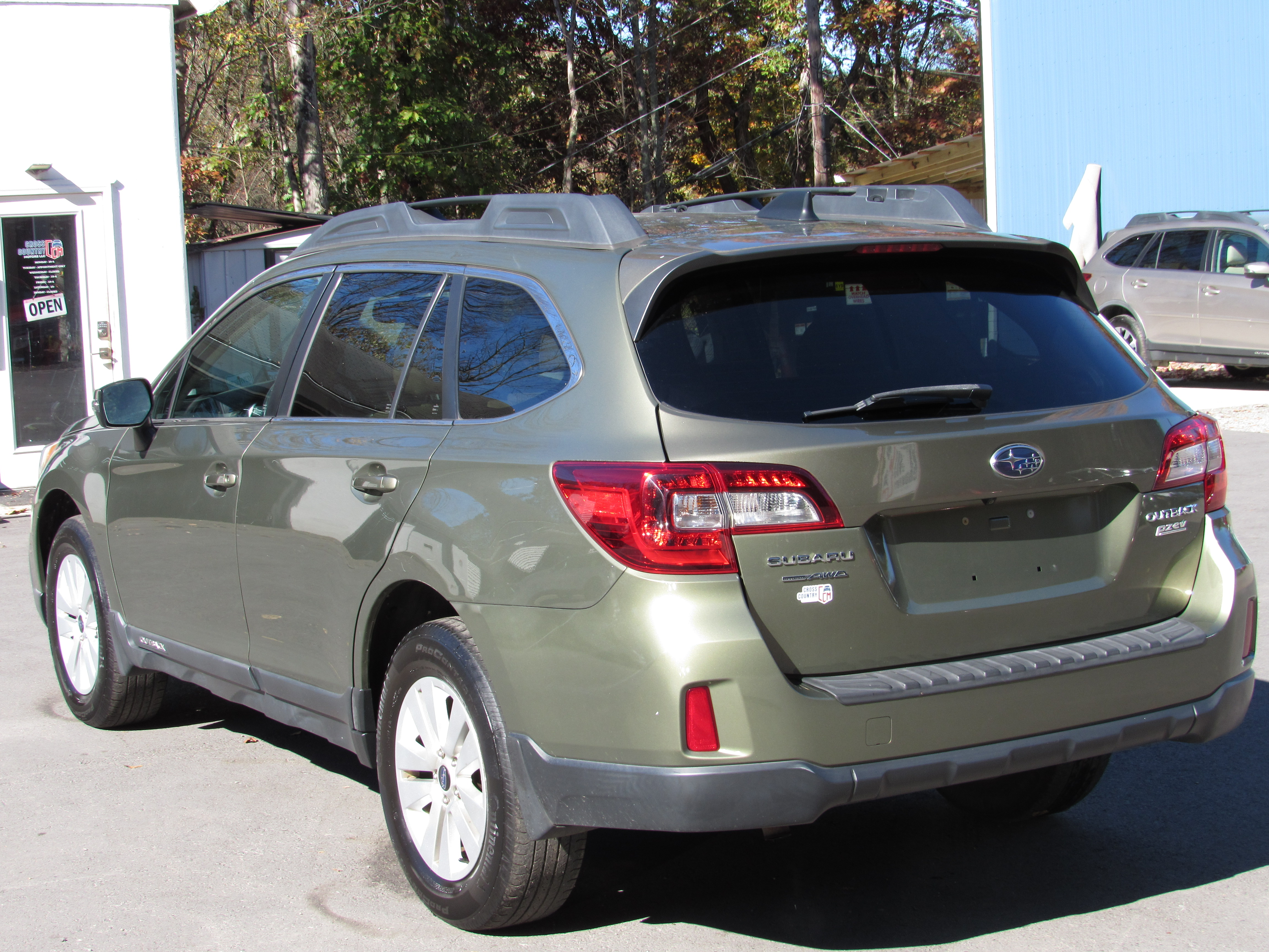 Used 2016 Subaru Outback 2.5i Premium AWD/4WD image 7