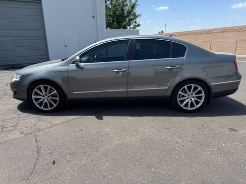 Used 2006 Volkswagen Passat VR6 AWD/4WD image 7