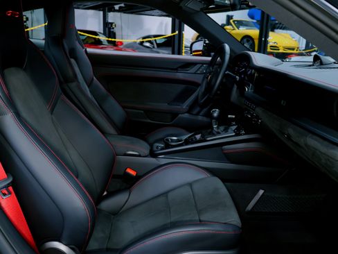 Used 2024 Porsche 911 Carrera GTS image 24