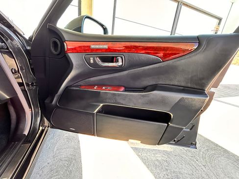 Used 2010 Lexus LS 460 Luxury image 15