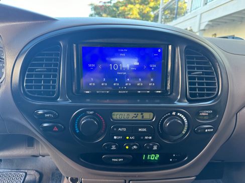 Used 2005 Toyota Sequoia SR5 image 34