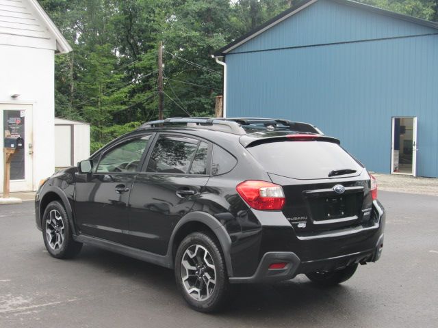 Used 2017 Subaru Crosstrek 2.0i Premium AWD/4WD image 5