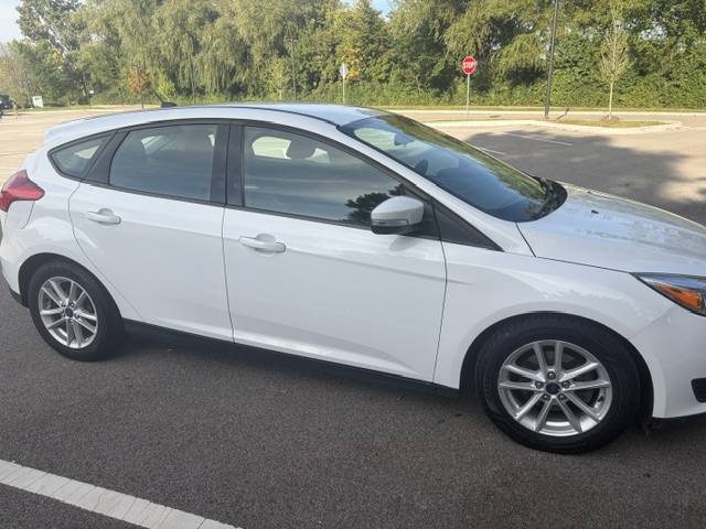 Used 2017 Ford Focus SE Hatchback FWD image 5