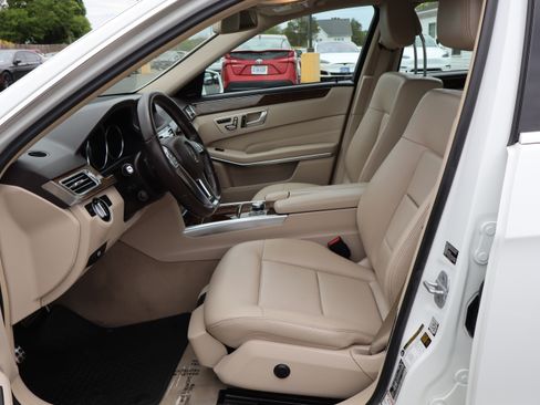 Used 2014 Mercedes-Benz E 350 4MATIC Sport image 12