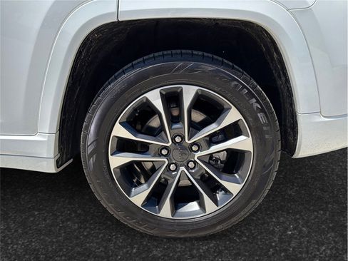 Used 2022 Jeep Grand Cherokee Overland image 15