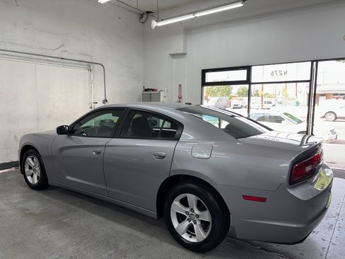 Used 2013 Dodge Charger SXT image 4