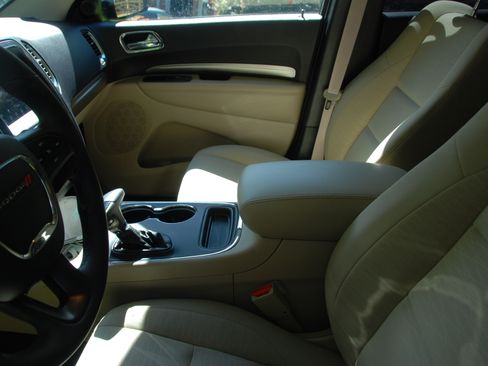 Used 2018 Dodge Durango SXT image 18