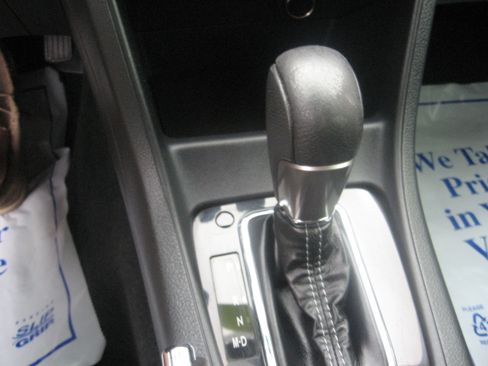 Used 2015 Subaru XV Crosstrek 2.0i Limited image 10