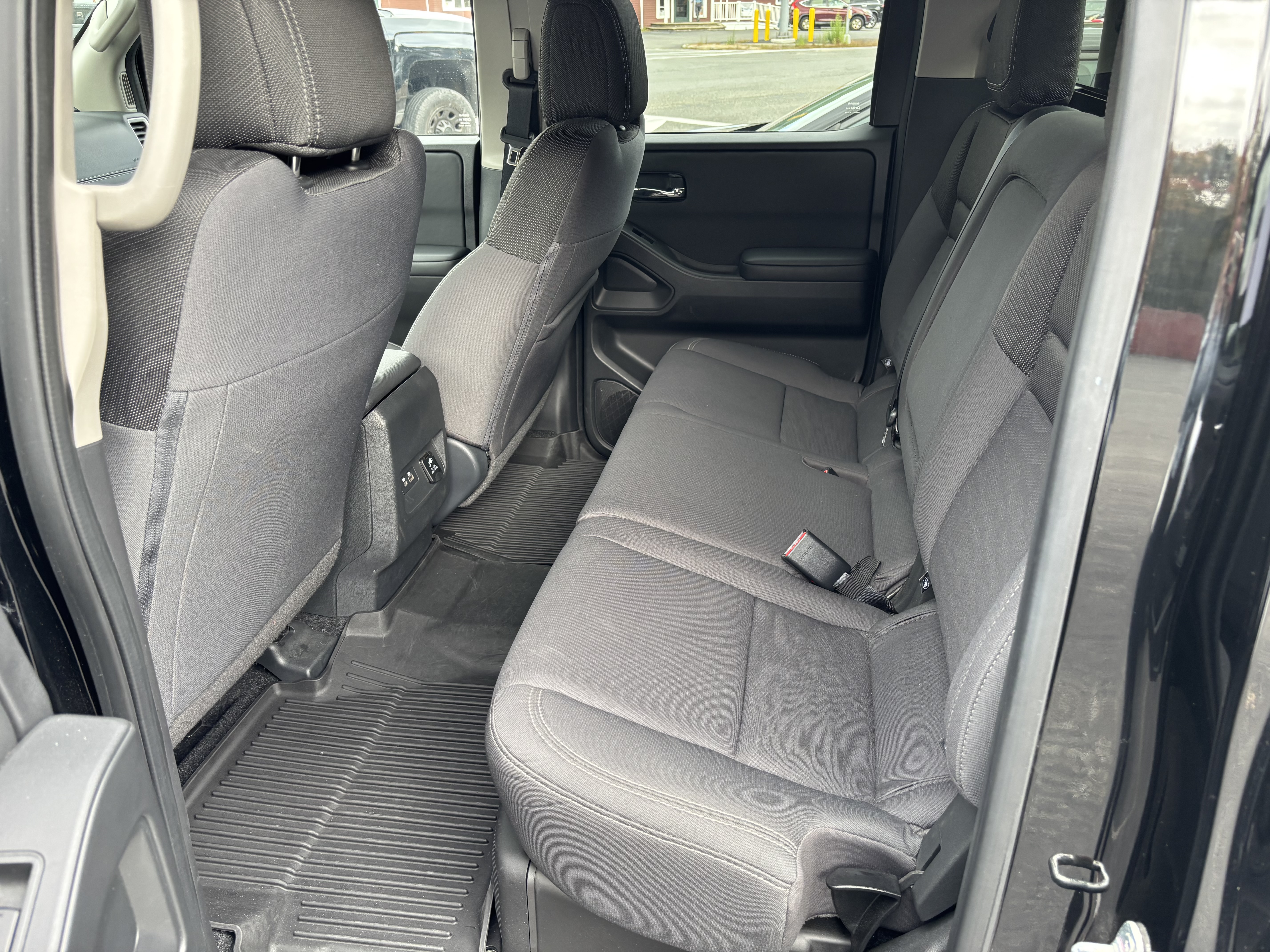 Used 2024 Nissan Frontier 4x4 Crew Cab image 10