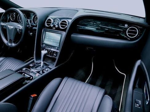 Used 2017 Bentley Continental GT image 25