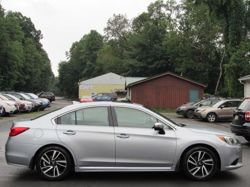 Used 2017 Subaru Legacy 2.5i Sport AWD/4WD image 9