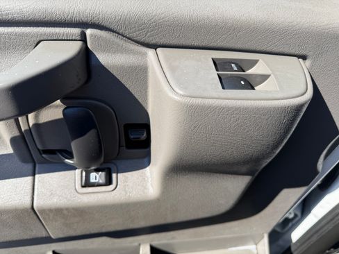 Used 2020 GMC Savana 2500 image 12