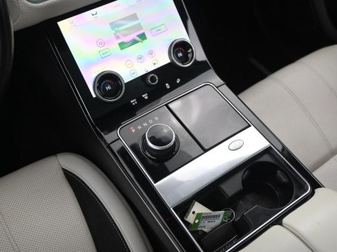 Used 2019 Land Rover Range Rover Velar S image 28