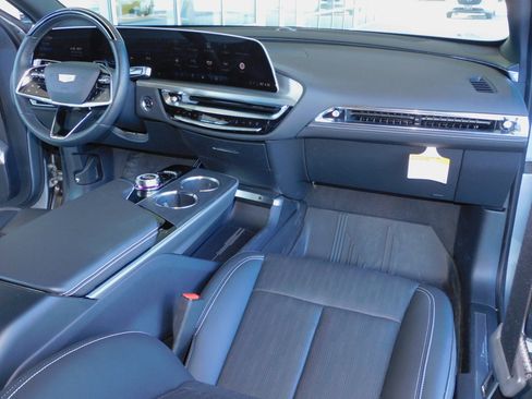 Used 2024 Cadillac Lyriq Luxury image 19