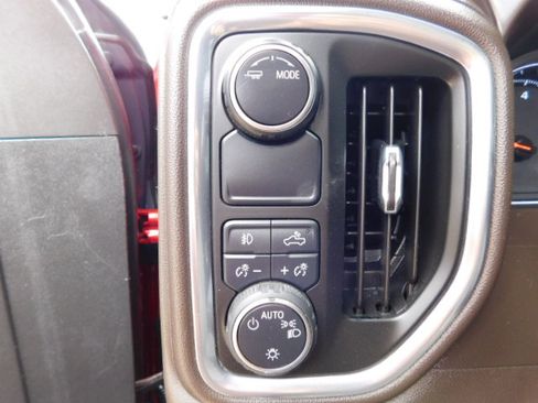 Used 2021 Chevrolet Silverado 1500 RST image 11